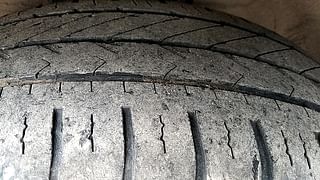 Used 2015 Maruti Suzuki Ertiga [2015-2018] ZXI Petrol Manual tyres LEFT FRONT TYRE TREAD VIEW