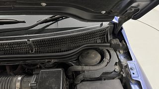 Used 2015 Maruti Suzuki S-Cross Alpha 1.6 Diesel Manual engine ENGINE LEFT SIDE HINGE & APRON VIEW