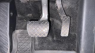 Used 2018 Volkswagen Tiguan [2017-2020] Highline TDI Diesel Automatic interior PEDALS VIEW