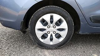 Used 2014 Hyundai Xcent [2014-2017] S Petrol Petrol Manual tyres RIGHT REAR TYRE RIM VIEW