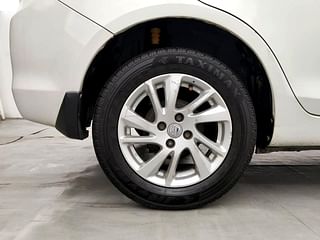 Used 2015 Maruti Suzuki Swift Dzire VXI AT Petrol Automatic tyres RIGHT REAR TYRE RIM VIEW
