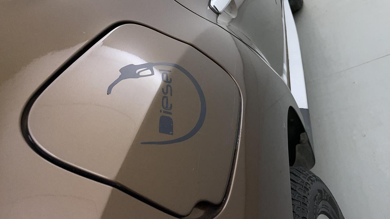 Used 2013 Renault Duster [2012-2015] 110 PS RxZ 4x2 MT Diesel Manual dents MINOR SCRATCH
