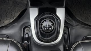Used 2017 Honda WR-V [2017-2020] VX i-VTEC Petrol Manual interior GEAR  KNOB VIEW