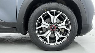 Used 2019 Kia Seltos [2019-2020] GTK Petrol Manual tyres RIGHT FRONT TYRE RIM VIEW