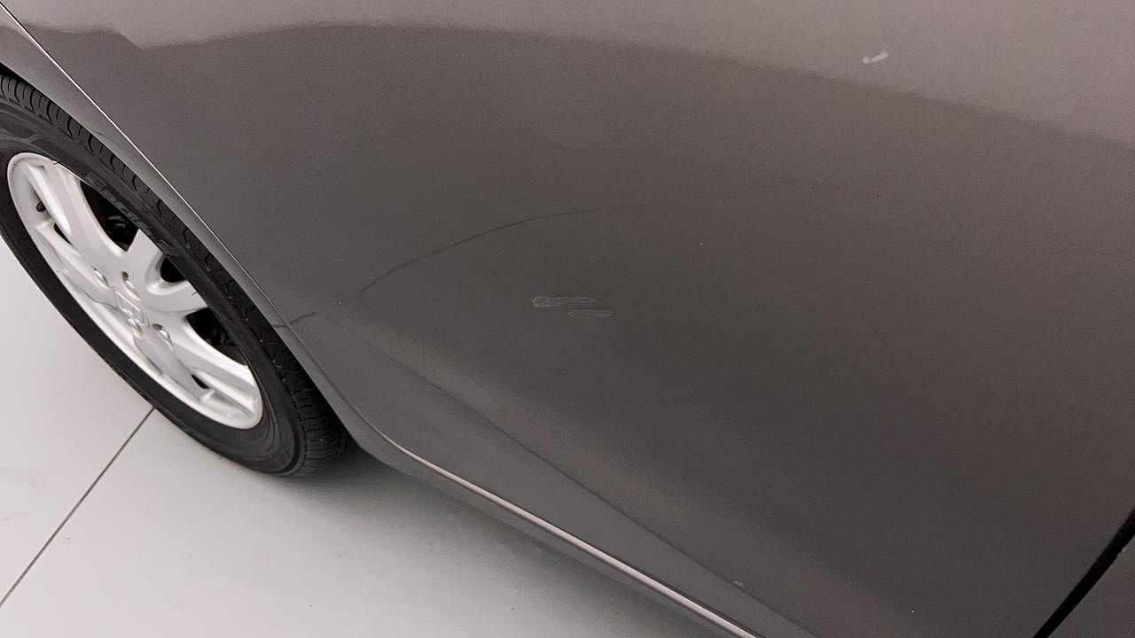 Used 2014 Honda Brio [2011-2016] V MT Petrol Manual dents MINOR SCRATCH
