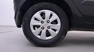Used 2013 Hyundai i10 [2010-2016] Sportz 1.2 Petrol Petrol Manual tyres RIGHT REAR TYRE RIM VIEW
