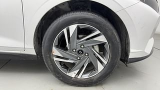 Used 2022 Hyundai New i20 Asta (O) 1.2 MT Petrol Manual tyres RIGHT FRONT TYRE RIM VIEW