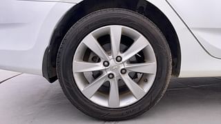 Used 2012 Hyundai Verna [2011-2015] Fluidic 1.6 CRDi SX Diesel Manual tyres RIGHT REAR TYRE RIM VIEW