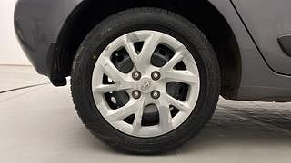 Used 2017 Hyundai Grand i10 [2017-2020] Sportz (O) 1.2 kappa VTVT Petrol Manual tyres RIGHT REAR TYRE RIM VIEW