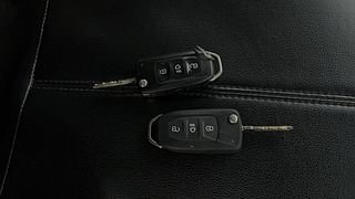 Used 2018 Tata Hexa [2016-2020] XM Diesel Manual extra CAR KEY VIEW