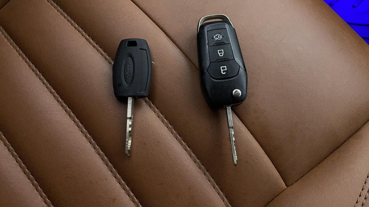Used 2017 Ford Figo [2015-2019] Titanium 1.2 Ti-VCT Petrol Manual extra CAR KEY VIEW