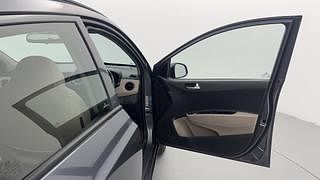 Used 2017 Hyundai Grand i10 [2017-2020] Sportz (O) AT 1.2 Kappa VTVT Petrol Automatic interior RIGHT FRONT DOOR OPEN VIEW