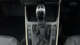 Used 2022 Skoda Slavia Style 1.5L TSI AT Petrol Automatic interior GEAR  KNOB VIEW