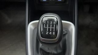 Used 2022 Hyundai Venue [2019-2022] SX 1.5 CRDI Diesel Manual interior GEAR  KNOB VIEW