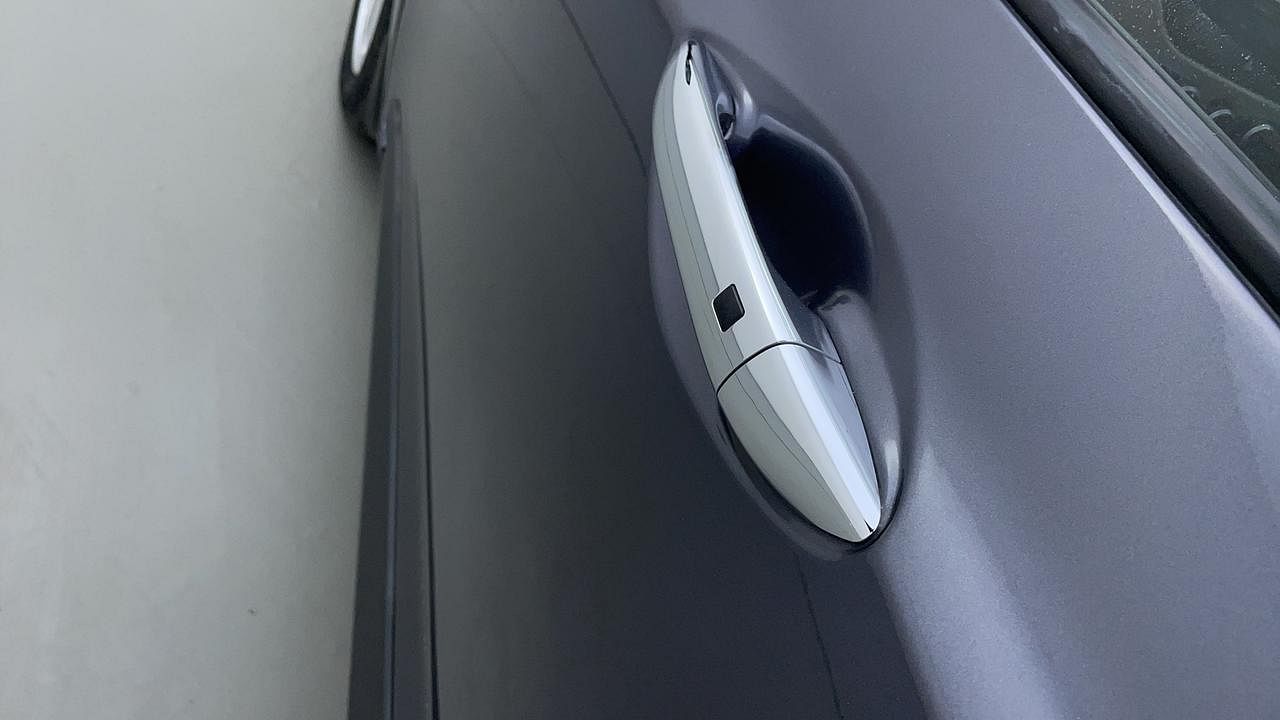 Used 2015 Hyundai Grand i10 [2013-2017] Asta AT 1.2 Kappa VTVT Petrol Automatic dents MINOR DENT