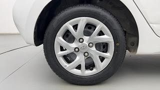 Used 2017 Hyundai Grand i10 [2017-2020] Magna 1.2 Kappa VTVT Petrol Manual tyres RIGHT REAR TYRE RIM VIEW