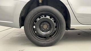 Used 2014 Volkswagen Vento [2010-2015] Comfortline Petrol Petrol Manual tyres RIGHT REAR TYRE RIM VIEW