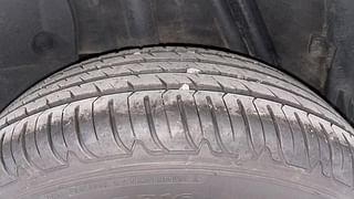 Used 2018 Renault Duster [2017-2020] RXS CVT Petrol Petrol Automatic tyres RIGHT REAR TYRE TREAD VIEW