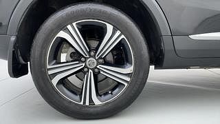 Used 2022 MG Motors Astor Sharp EX 1.5 MT Petrol Manual tyres RIGHT REAR TYRE RIM VIEW