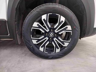 Used 2022 Renault Kiger RXZ MT Petrol Manual tyres RIGHT FRONT TYRE RIM VIEW