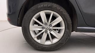 Used 2015 Volkswagen Polo [2015-2019] Highline1.2L (P) Petrol Manual tyres RIGHT REAR TYRE RIM VIEW