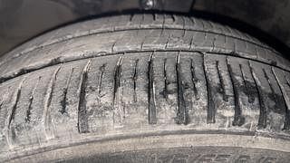 Used 2015 honda Jazz VX Petrol Manual tyres LEFT FRONT TYRE TREAD VIEW