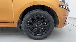 Used 2018 Tata Tiago [2016-2020] Revotron XZA AMT Petrol Automatic tyres RIGHT FRONT TYRE RIM VIEW