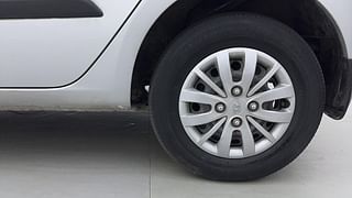 Used 2015 hyundai i10 Sportz 1.1 Petrol Petrol Manual tyres LEFT REAR TYRE RIM VIEW