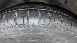 Used 2011 Hyundai i10 [2010-2016] Magna 1.2 Petrol Petrol Manual tyres RIGHT FRONT TYRE TREAD VIEW