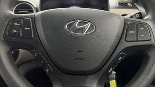 Used 2017 Hyundai Grand i10 [2017-2020] Sportz (O) 1.2 kappa VTVT CNG (Outside Fitted) Petrol+cng Manual top_features Airbags