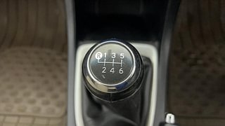 Used 2016 Toyota Corolla Altis [2014-2017] GL Petrol Petrol Manual interior GEAR  KNOB VIEW