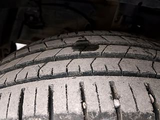 Used 2015 Maruti Suzuki Ciaz [2014-2017] ZXI+ Petrol Manual tyres LEFT FRONT TYRE TREAD VIEW
