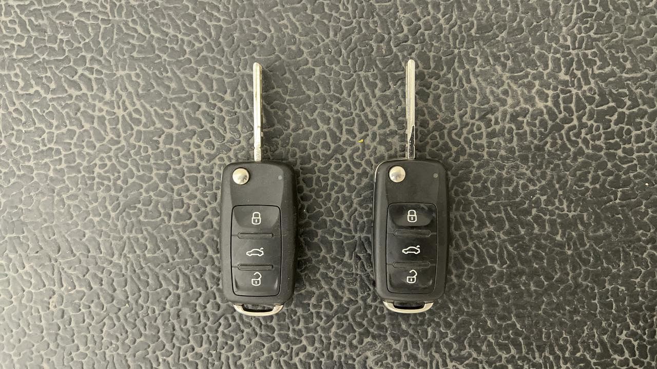 Used 2019 volkswagen Polo Highline Plus 1.0 MPI Petrol Manual extra CAR KEY VIEW