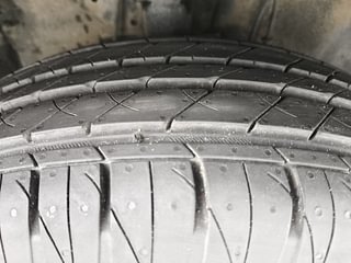 Used 2014 Hyundai i20 [2012-2014] Asta 1.4 CRDI Diesel Manual tyres RIGHT FRONT TYRE TREAD VIEW