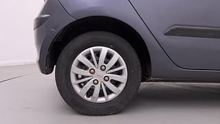Used 2015 hyundai i10 Sportz 1.1 Petrol Petrol Manual tyres RIGHT REAR TYRE RIM VIEW