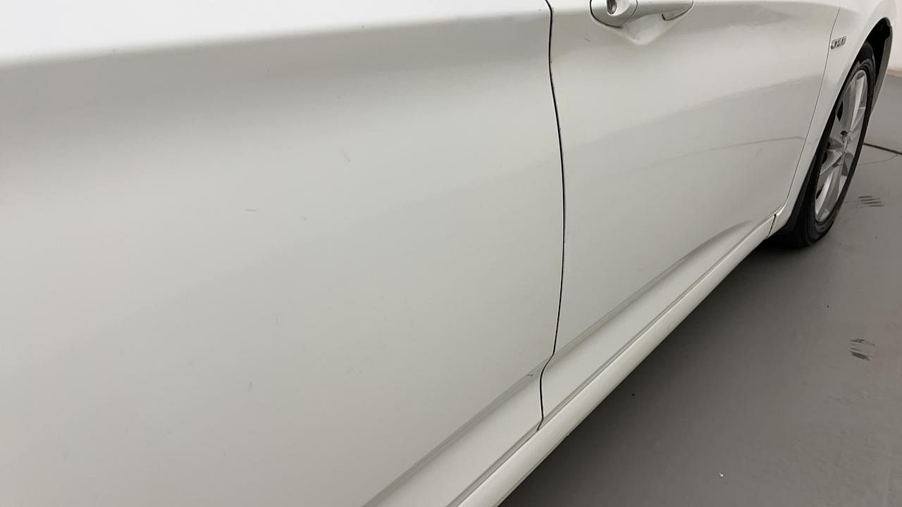 Used 2012 Hyundai Verna [2011-2015] Fluidic 1.6 CRDi SX Diesel Manual dents MINOR SCRATCH