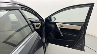 Used 2016 Toyota Corolla Altis [2014-2017] VL AT Petrol Petrol Automatic interior RIGHT FRONT DOOR OPEN VIEW