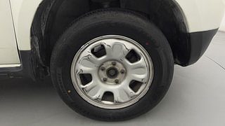 Used 2014 Renault Duster [2012-2015] 85 PS RxE Diesel Manual tyres RIGHT FRONT TYRE RIM VIEW