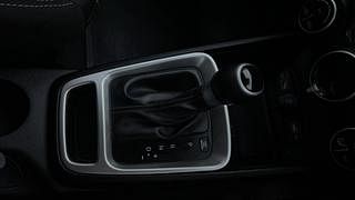 Used 2022 Hyundai Venue [2019-2022] SX Plus 1.0 Turbo DCT Petrol Automatic interior GEAR  KNOB VIEW