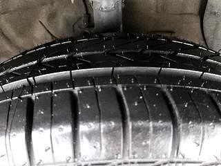Used 2021 Hyundai Grand i10 Nios Magna 1.2 Kappa VTVT Petrol Manual tyres RIGHT FRONT TYRE TREAD VIEW
