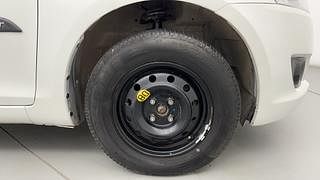 Used 2013 Maruti Suzuki Swift [2011-2017] VXi Petrol Manual tyres RIGHT FRONT TYRE RIM VIEW
