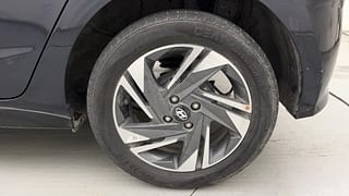 Used 2021 Hyundai New i20 Asta (O) 1.0 Turbo DCT Petrol Automatic tyres LEFT REAR TYRE RIM VIEW