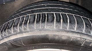 Used 2015 BMW 3 Series [2012-2015] 320d Prestige Diesel Automatic tyres LEFT REAR TYRE TREAD VIEW