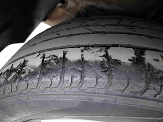 Used 2020 Hyundai New i20 Asta (O) 1.5 MT Diesel Manual tyres RIGHT REAR TYRE TREAD VIEW