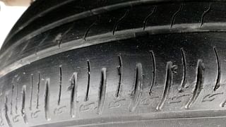 Used 2019 Hyundai Venue [2019-2021] SX 1.0 (O) Turbo Petrol Manual tyres RIGHT REAR TYRE TREAD VIEW