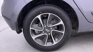 Used 2017 Hyundai Grand i10 [2017-2020] Asta 1.2 Kappa VTVT Petrol Manual tyres RIGHT REAR TYRE RIM VIEW