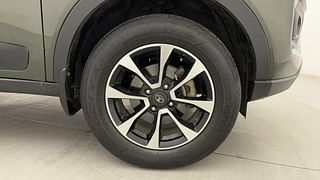 Used 2020 tata Nexon XZA Plus (O) AMT Petrol Automatic tyres RIGHT FRONT TYRE RIM VIEW