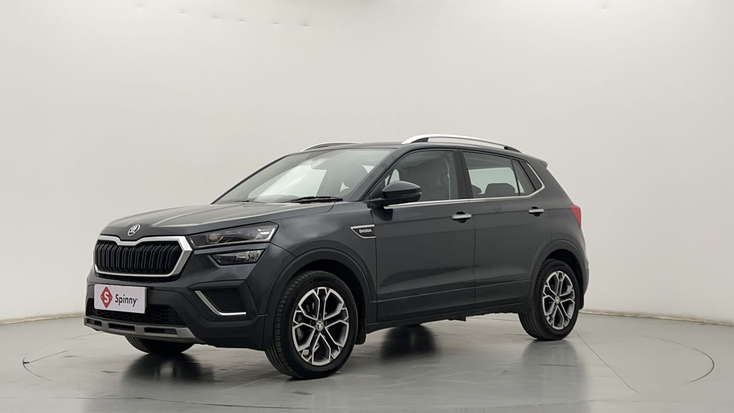 LEFT FRONT CORNER VIEW