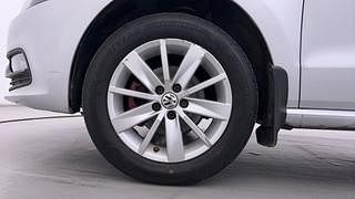 Used 2015 Volkswagen Polo [2014-2020] Highline 1.5 (D) Diesel Manual tyres LEFT FRONT TYRE RIM VIEW