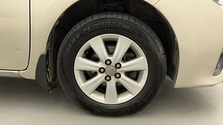 Used 2016 Toyota Corolla Altis [2014-2017] G Petrol Petrol Manual tyres RIGHT FRONT TYRE RIM VIEW